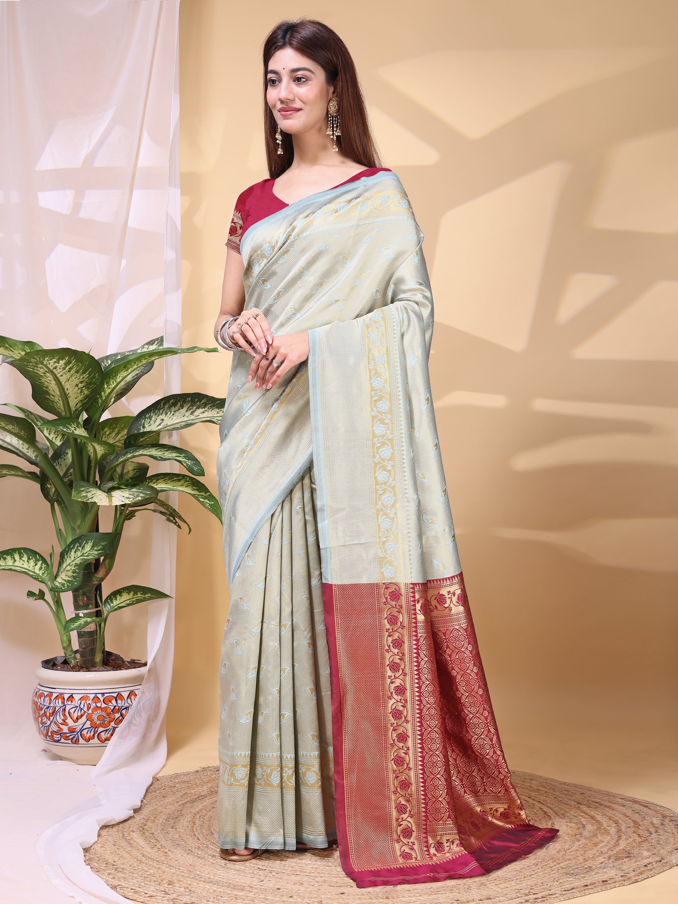 Catalog Designer Saree.