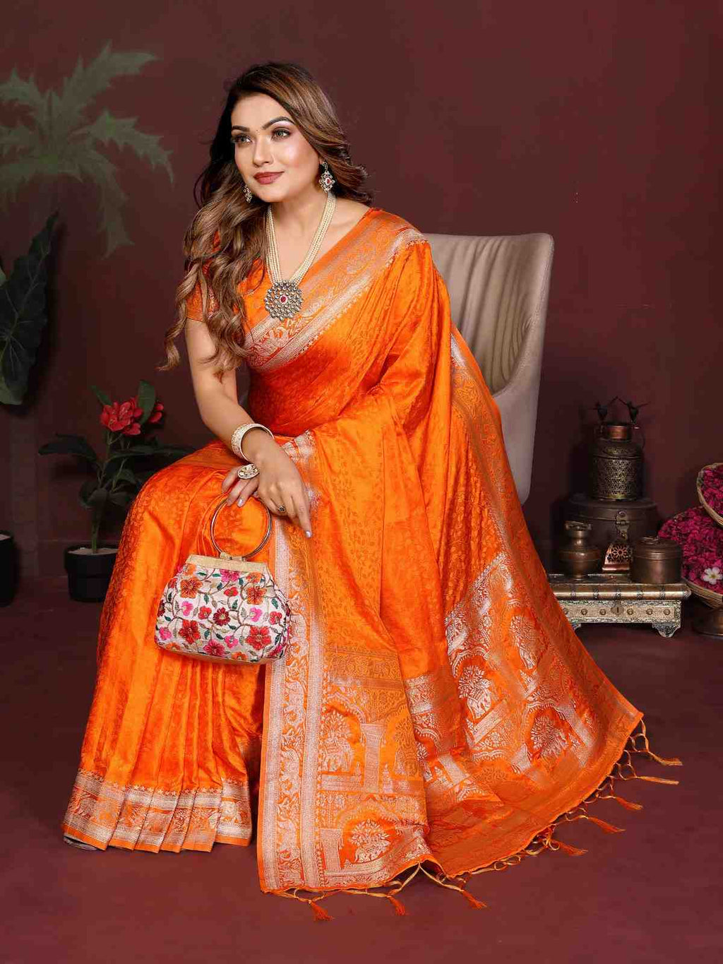 Catalog Designer Saree.