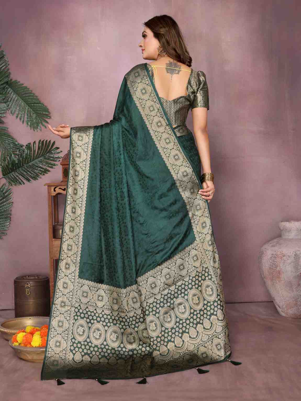 Catalog Designer Saree.
