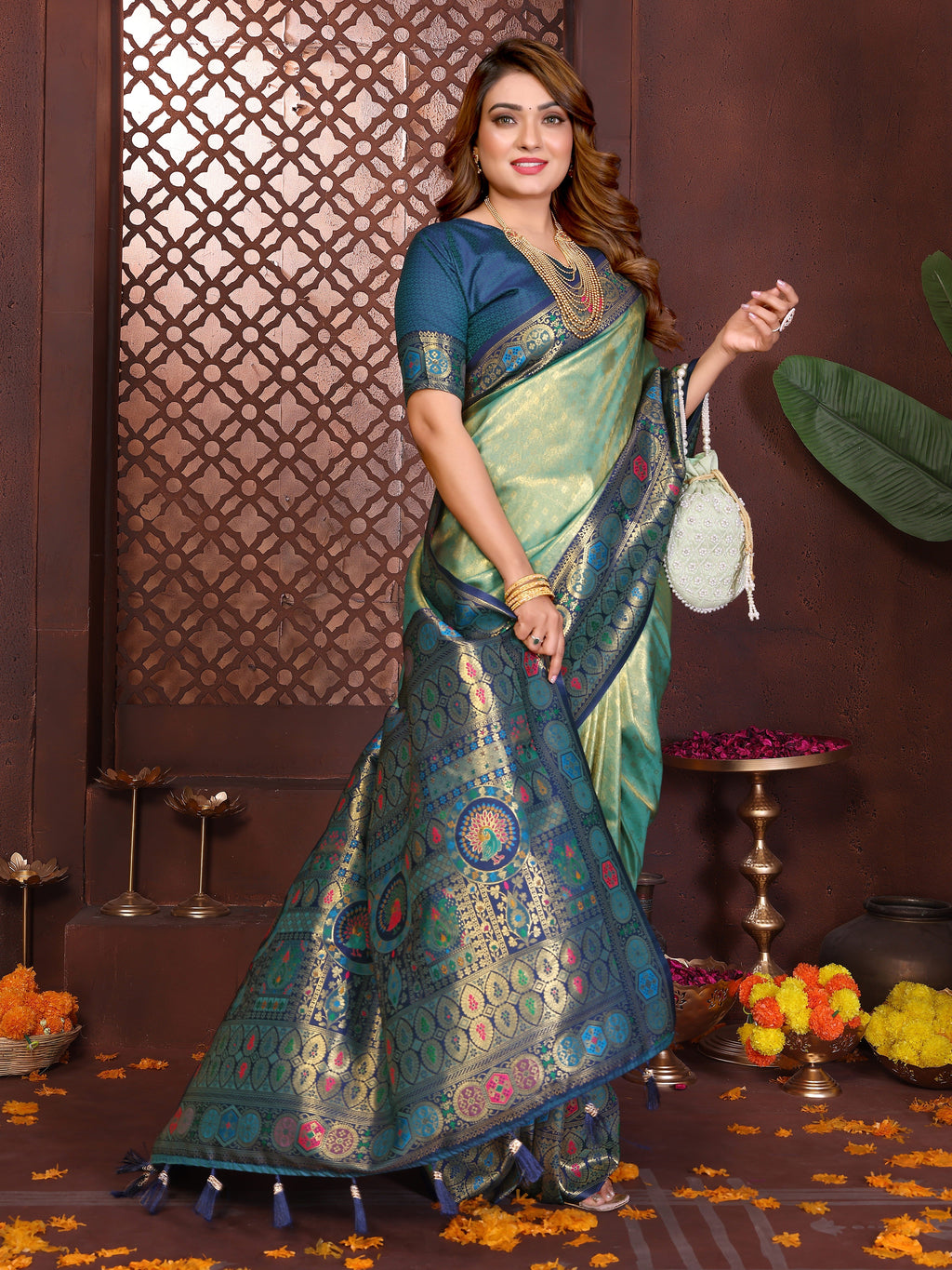 Catalog Designer Saree.