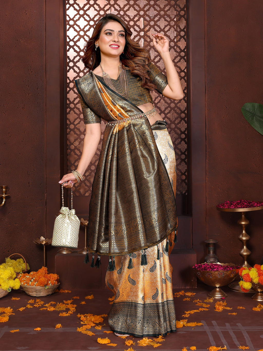 Catalog Designer Saree.