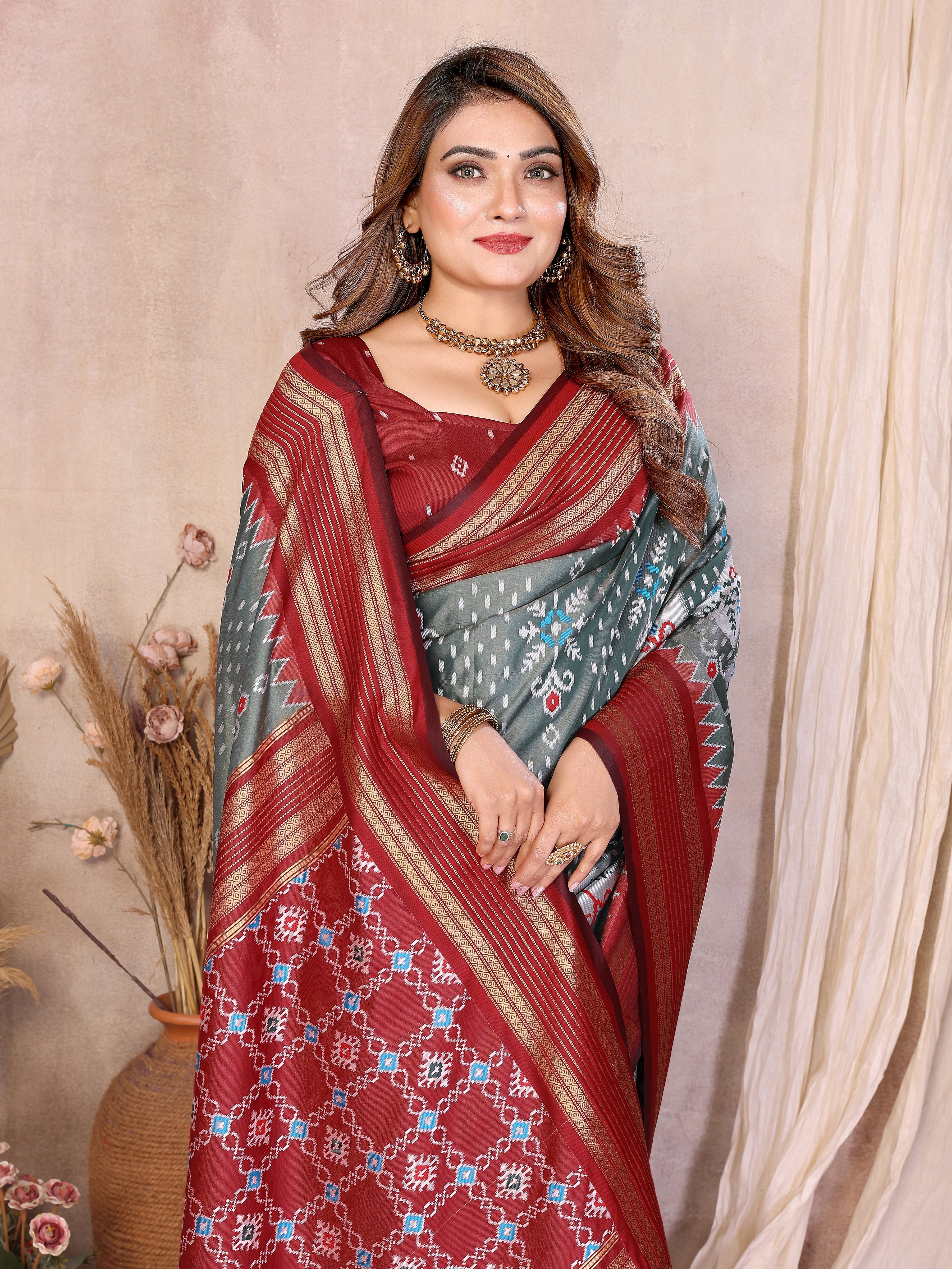 Catalog Designer Saree.