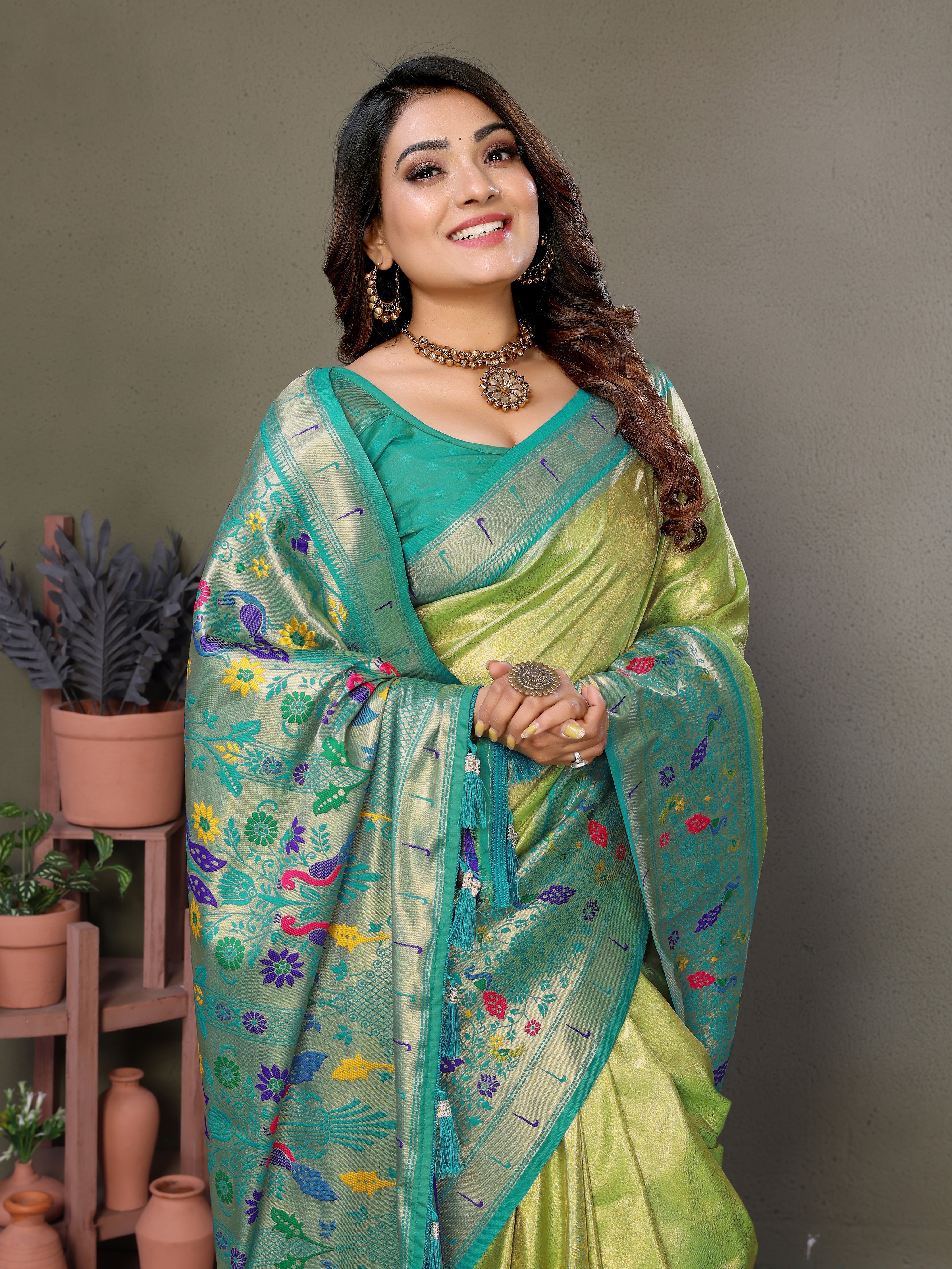 Catalog Designer Saree.