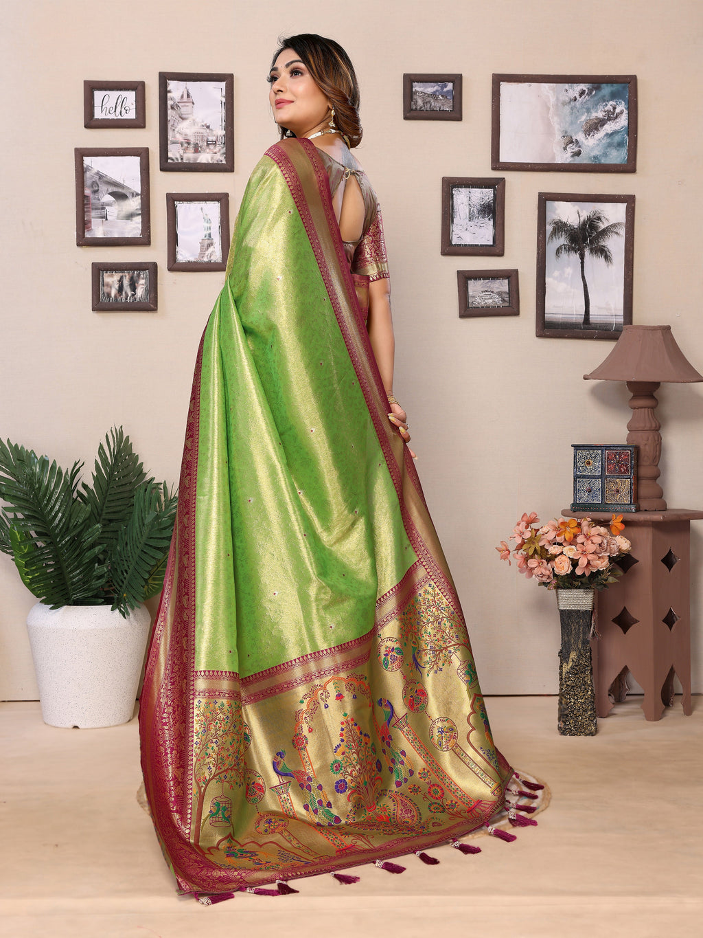 Catalog Designer Saree.