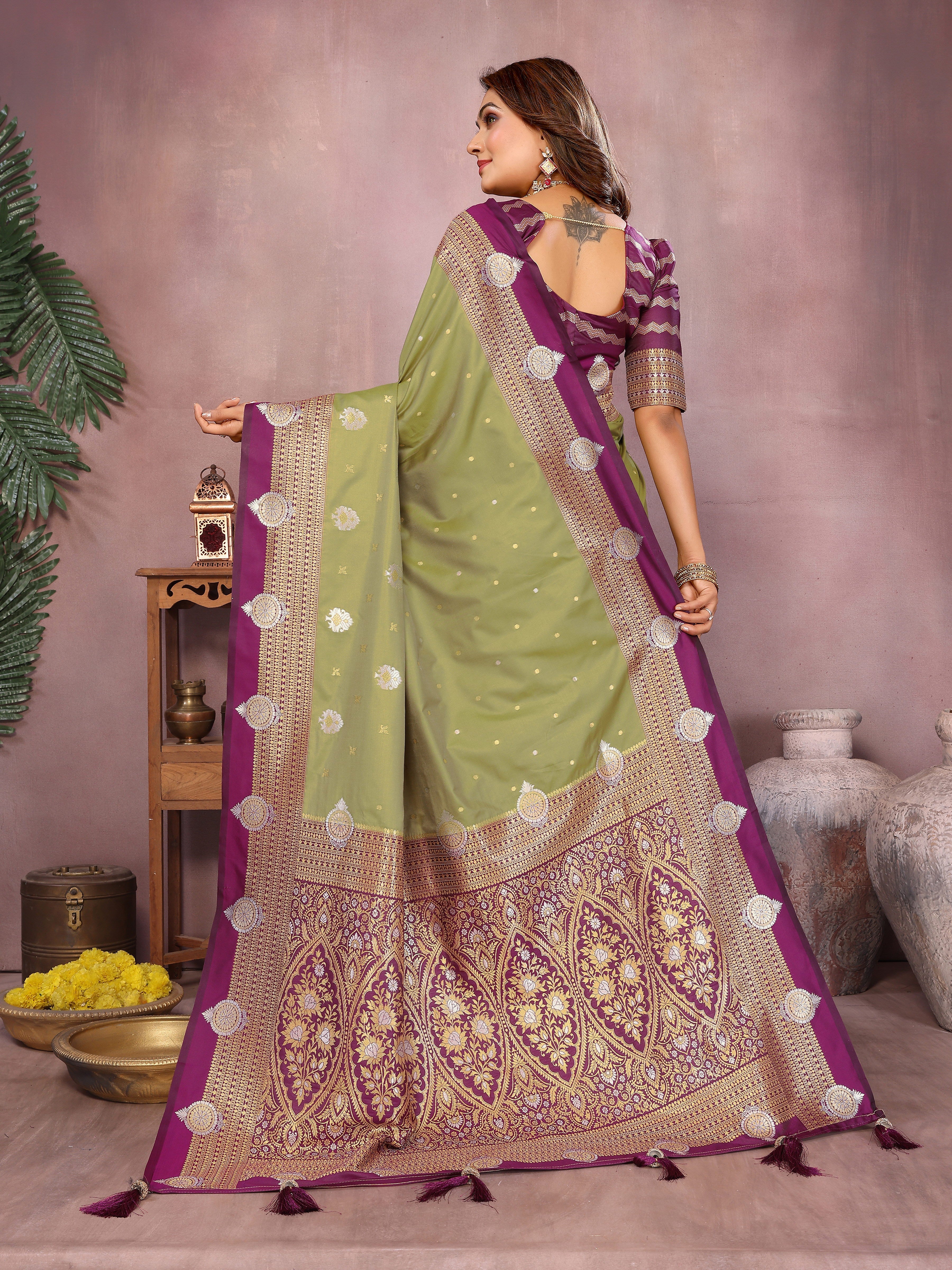 Catalog Designer Saree.