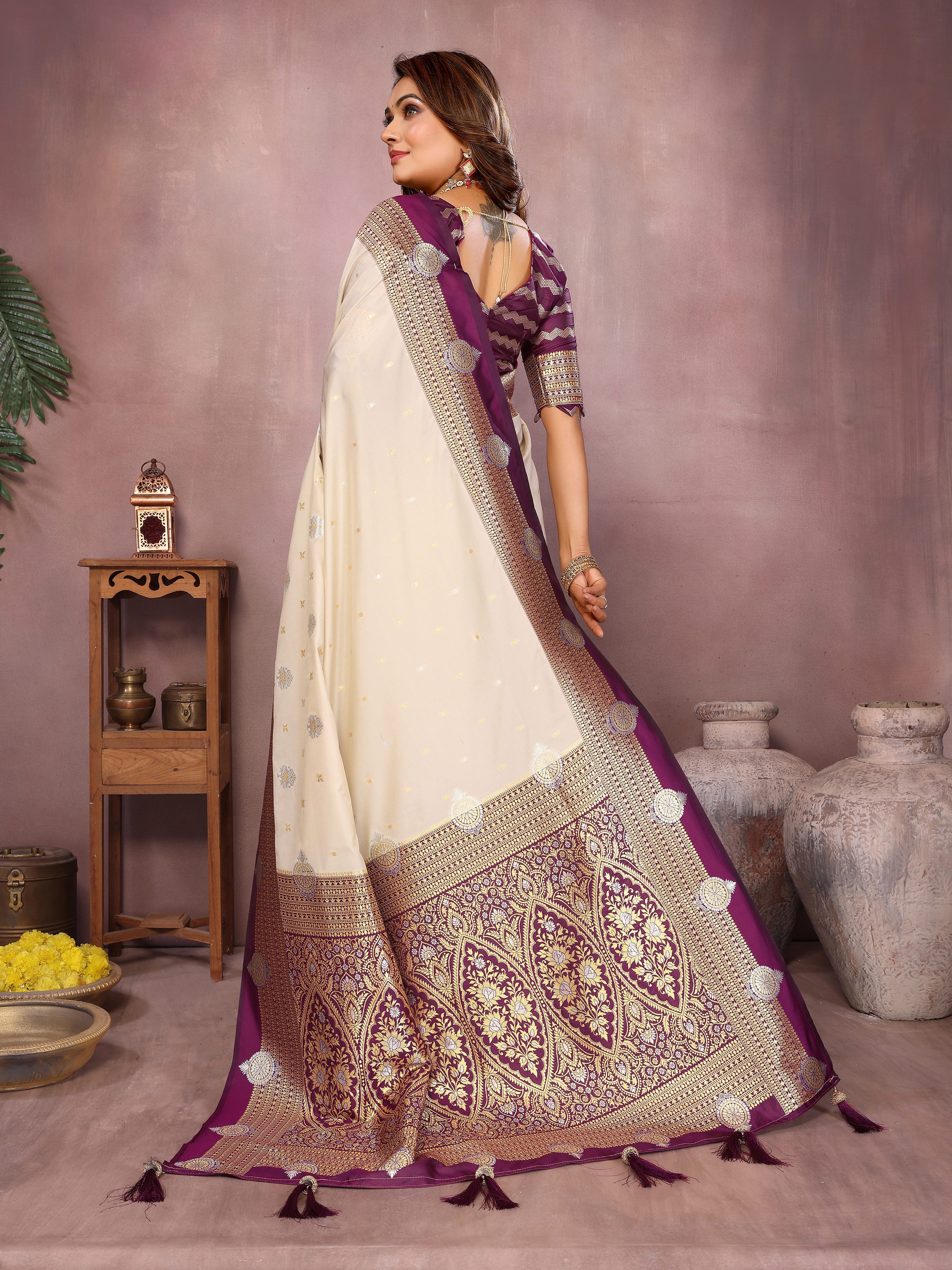 Catalog Designer Saree.