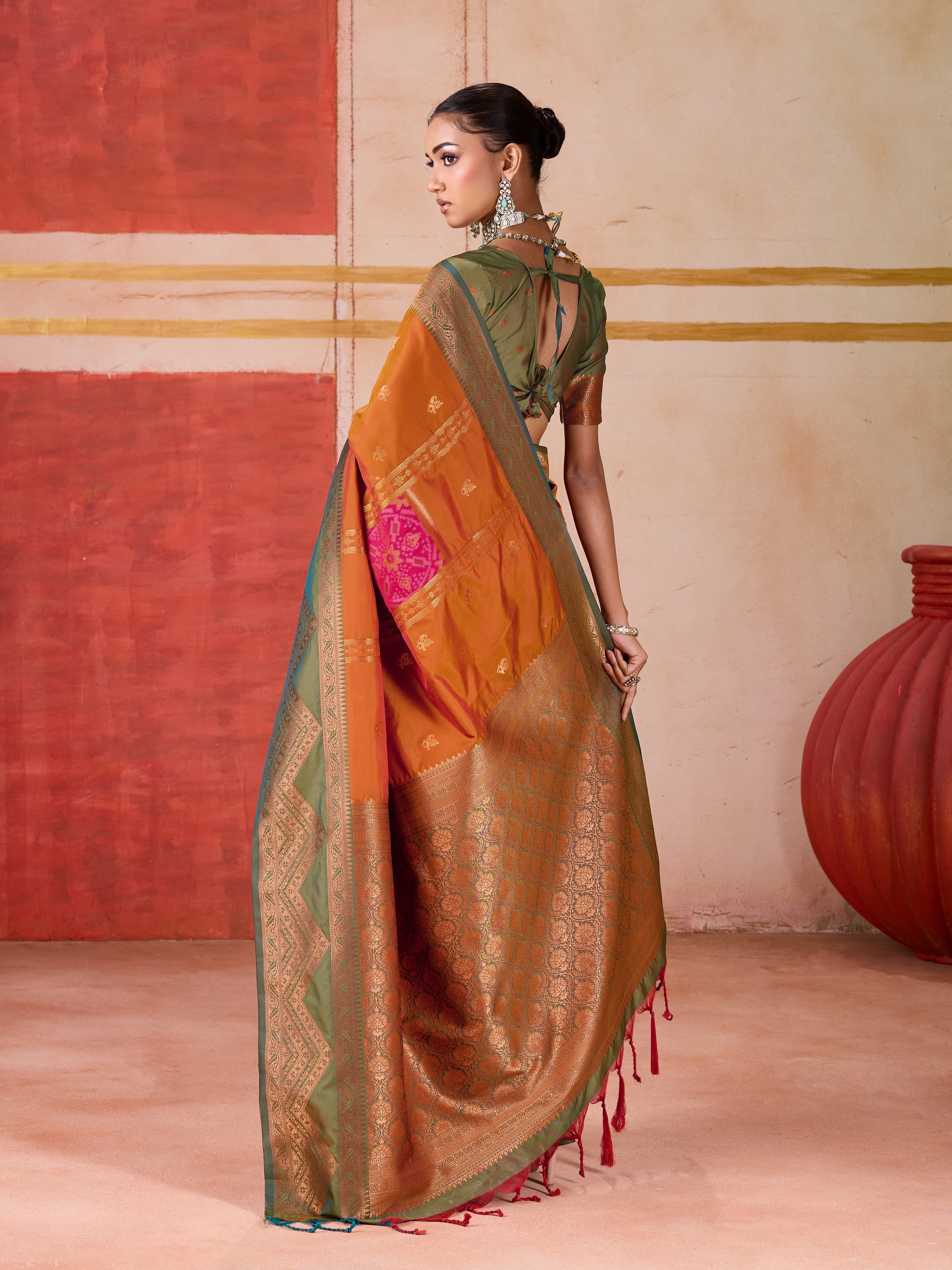 Catalog Designer Saree.