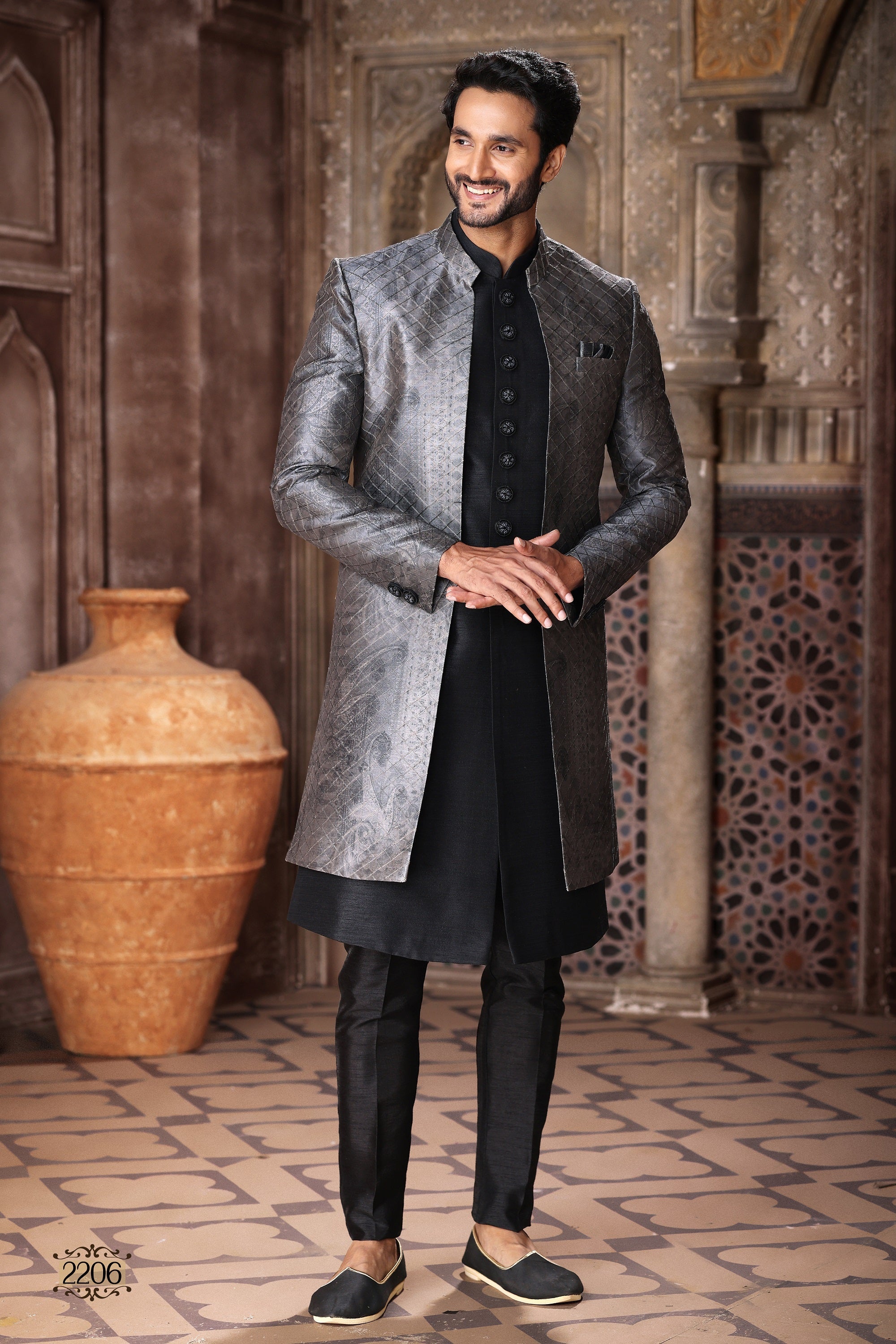Traditional Indowestren Sherwani