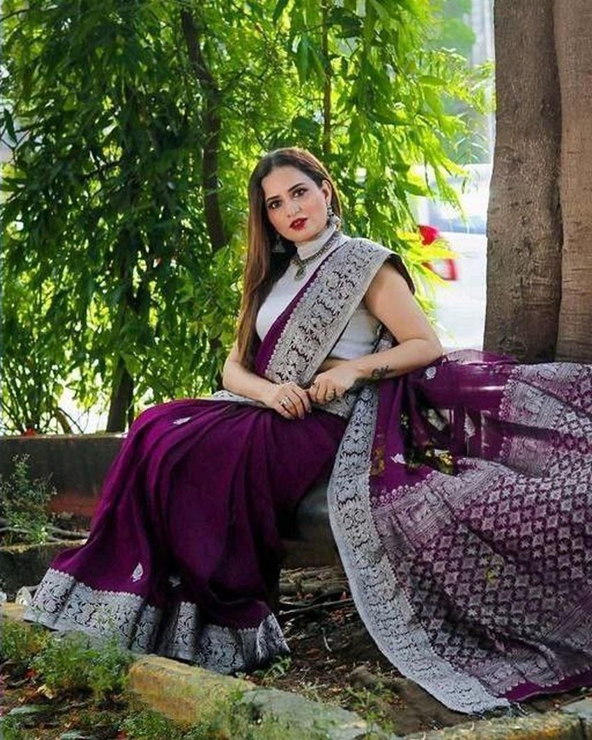 Catalog Designer Saree.