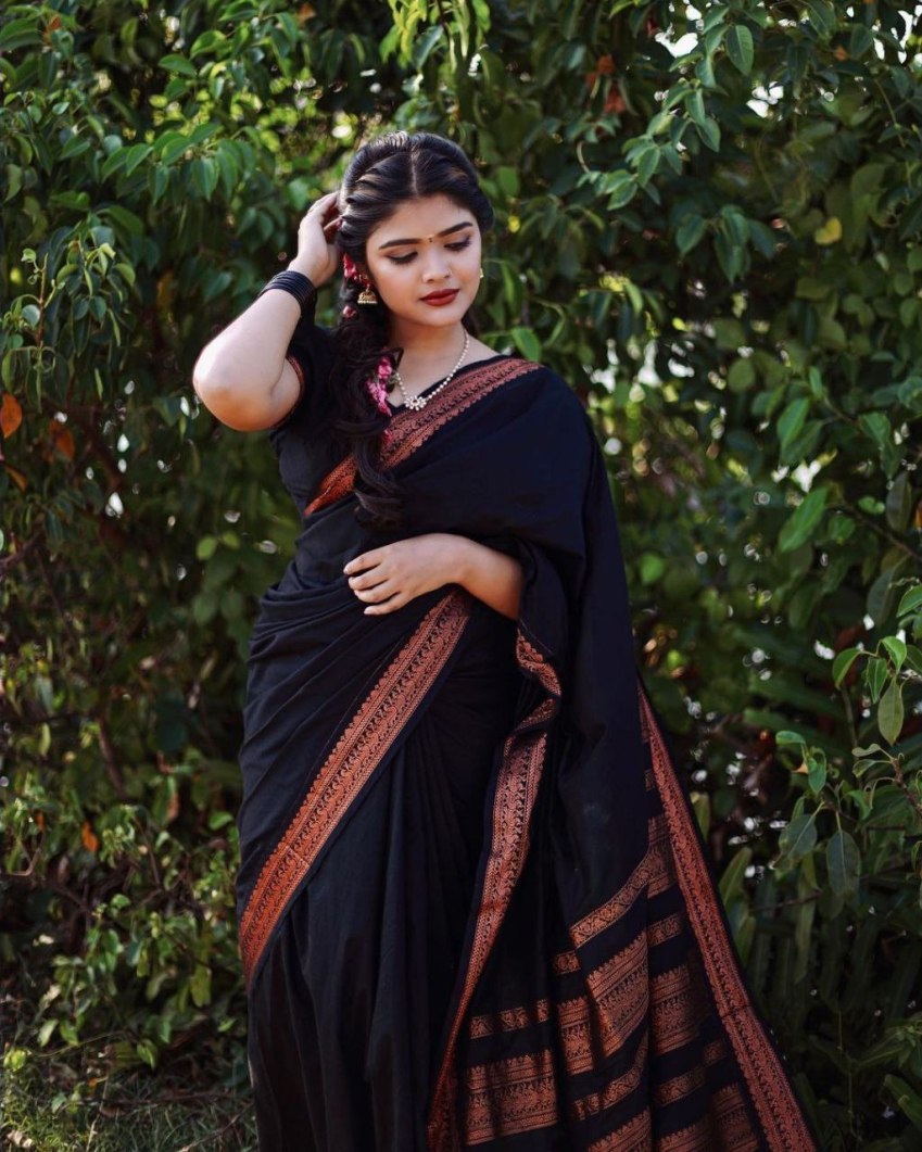 Catalog Designer Saree.