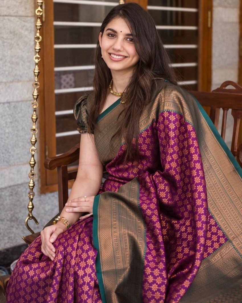 Catalog Designer Saree.
