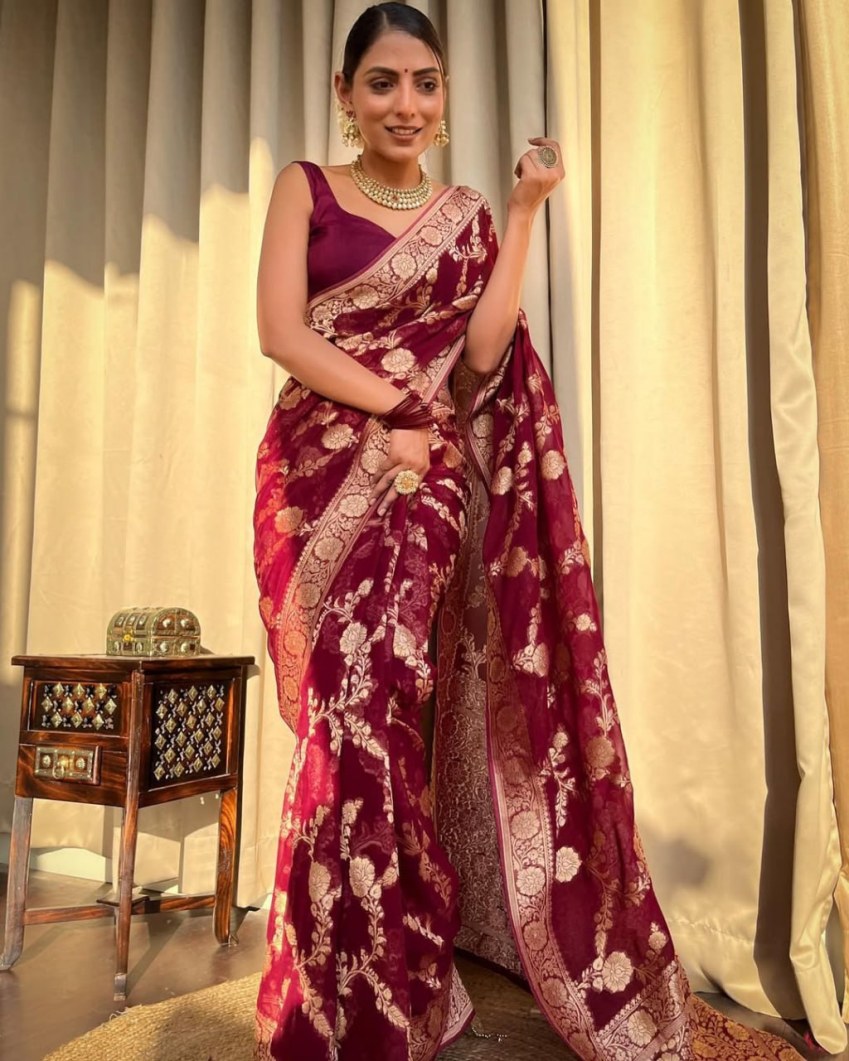 Catalog Designer Saree.