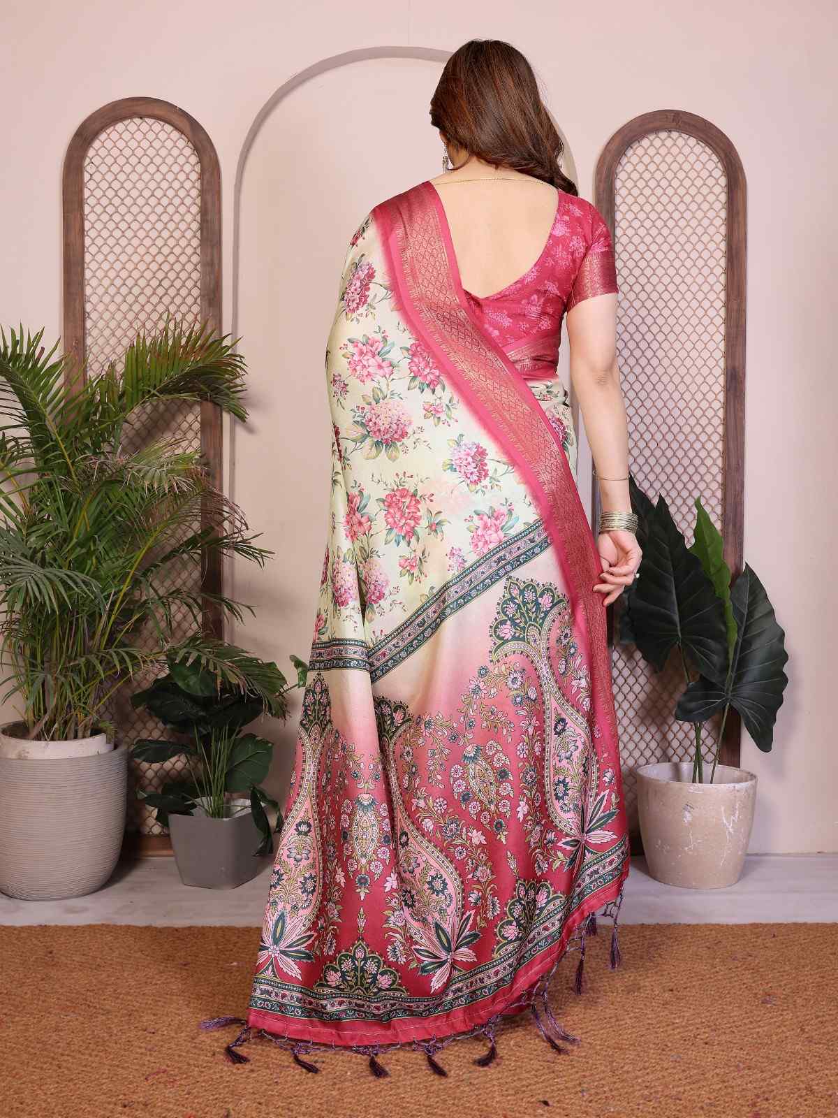 Catalog Designer Saree.