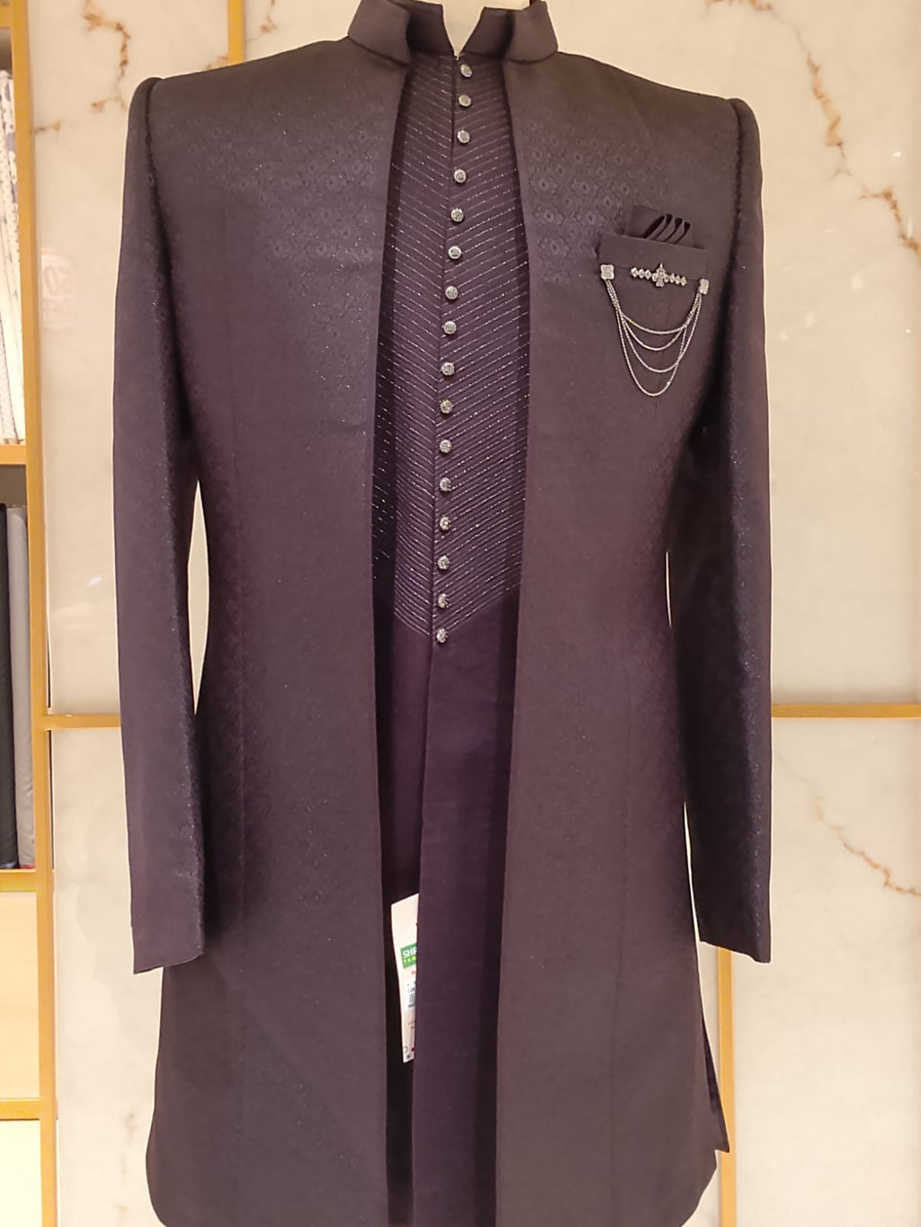 Traditional Indowestren Sherwani.