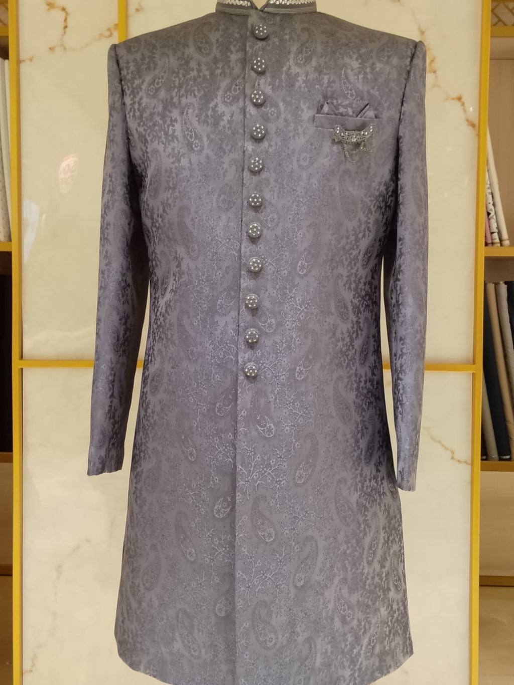 Traditional Indowestren Sherwani.