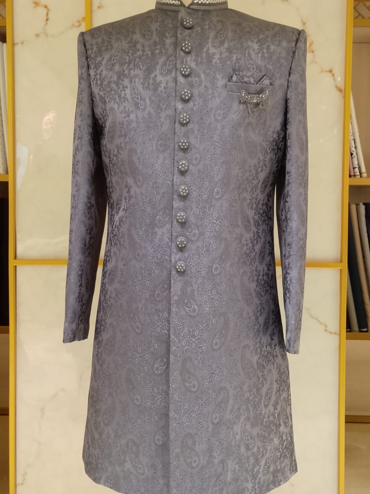 Traditional Indowestren Sherwani.