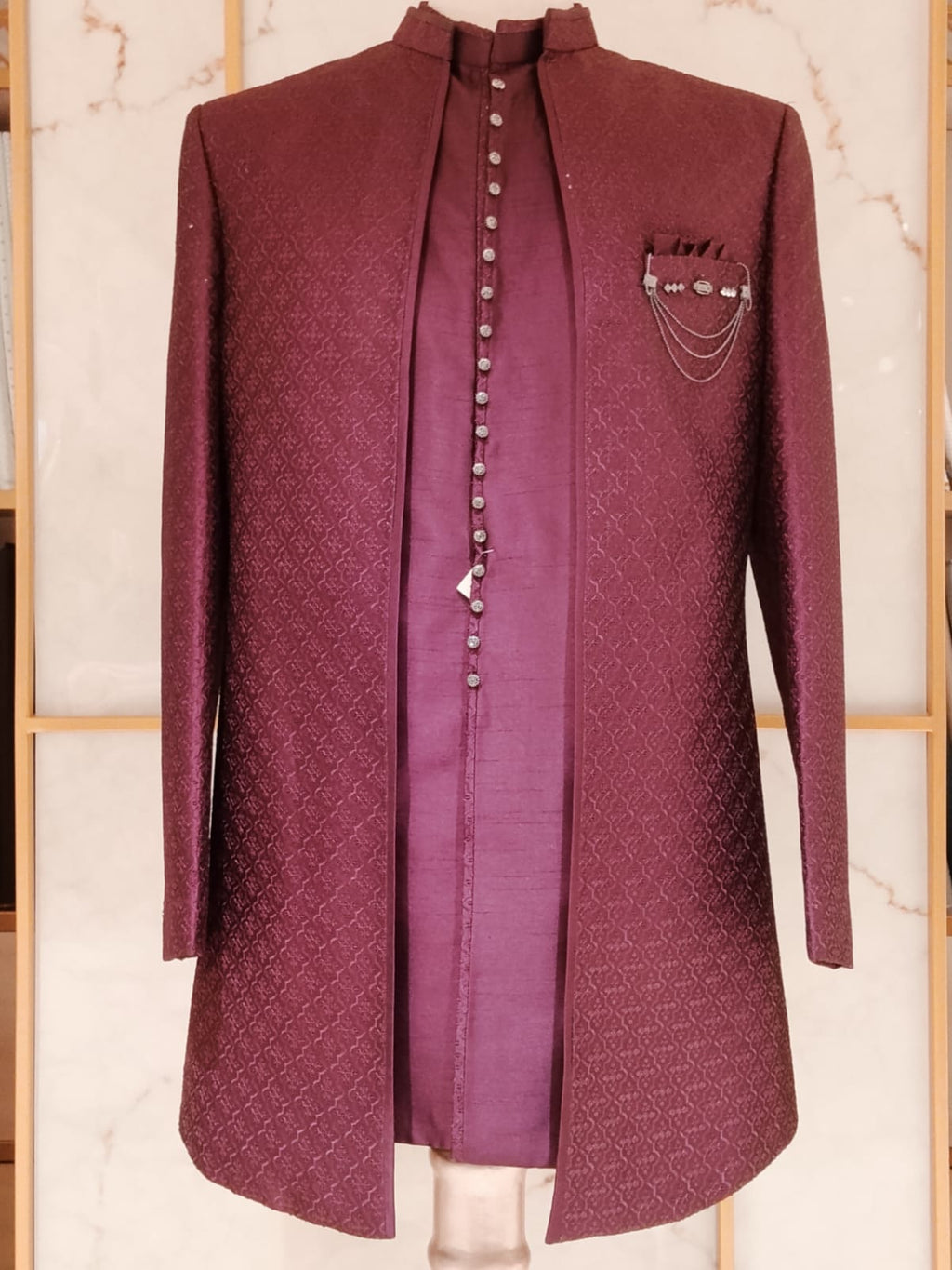 Traditional Indowestren Sherwani.