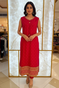 Model wearing red bandhani kurta